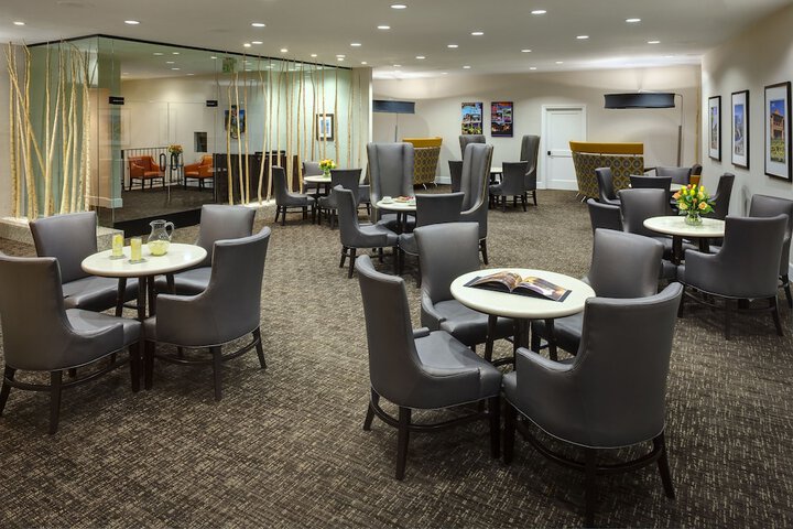 Business Center 43 of 51