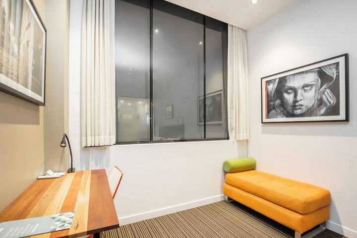 Room 28 of 61