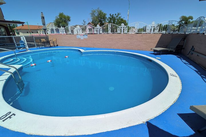 Pool 21 of 29