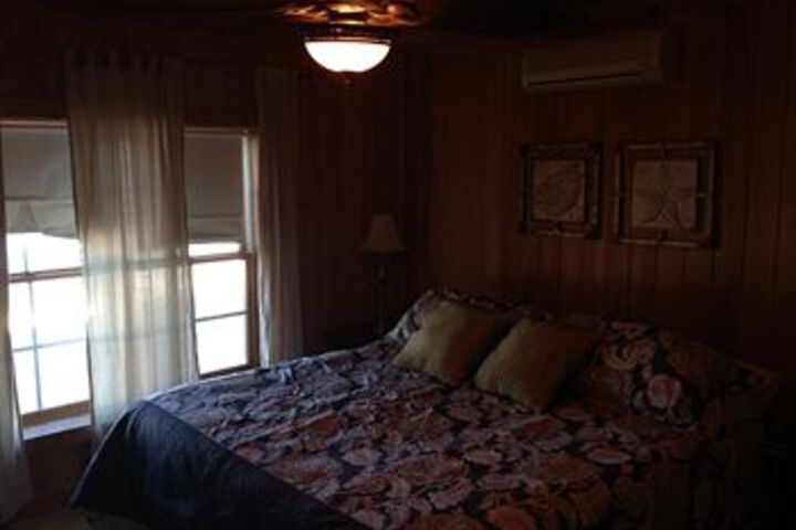 Room 10 of 16