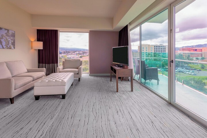 Room 10 of 72