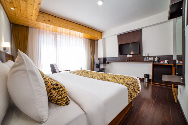 Room 16 of 40