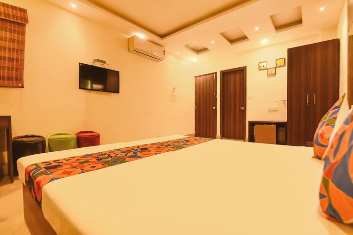 Room 9 of 24