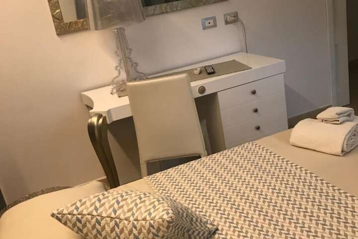 Room 8 of 37