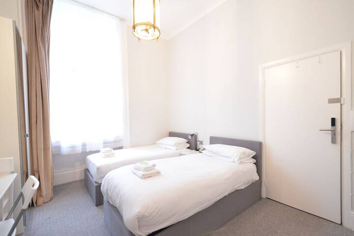 Room 197 of 371