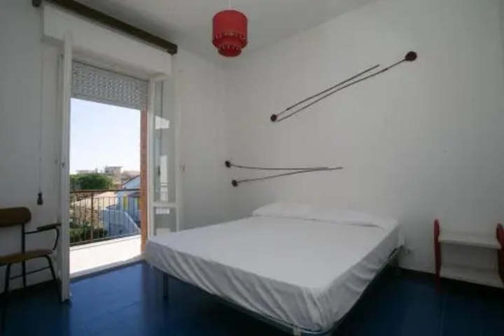 Room 2 of 2