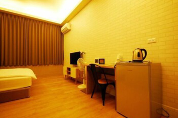 Room 28 of 32