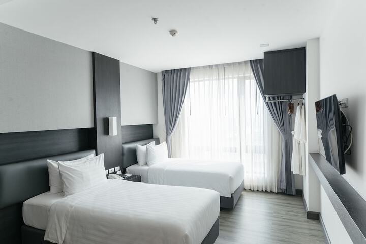 Room 7 of 74