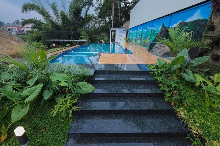 Pool 29 of 39