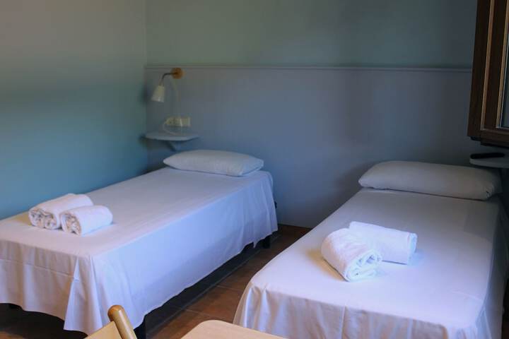 Room 9 of 27