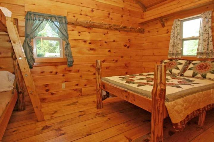 Robin Hill Camping Resort Deluxe Cottage 13