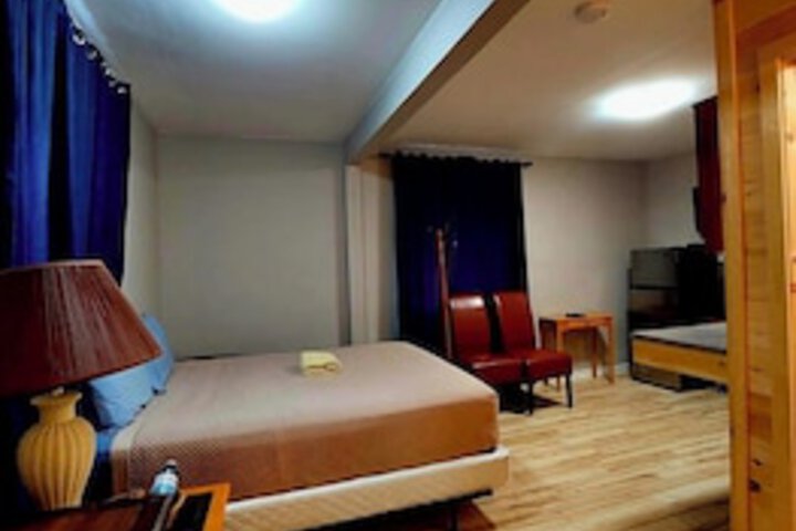 Room 52 of 117