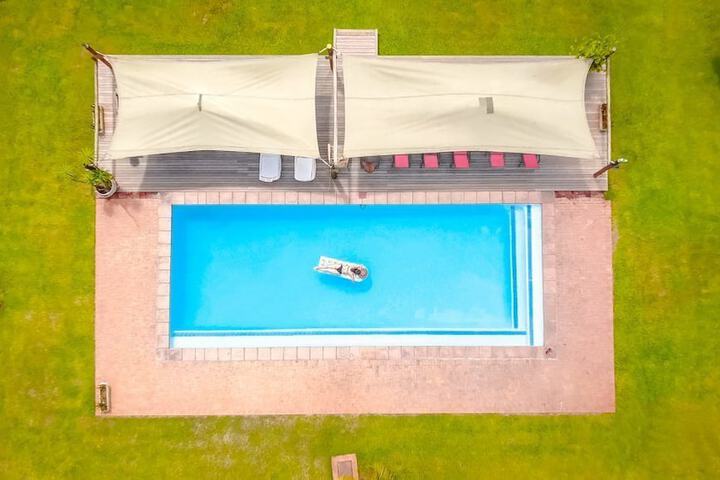 Pools & Facilities