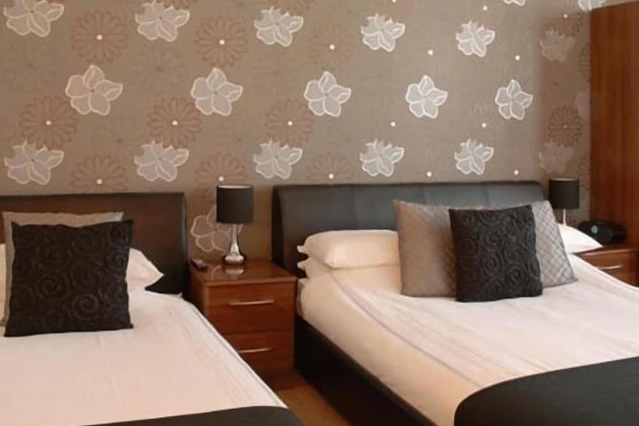 Room 2 of 17
