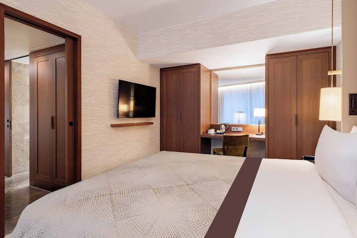 Room 158 of 457