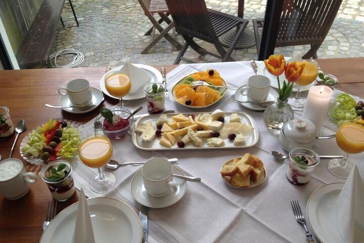 Breakfast/Coffee Service 74 of 96