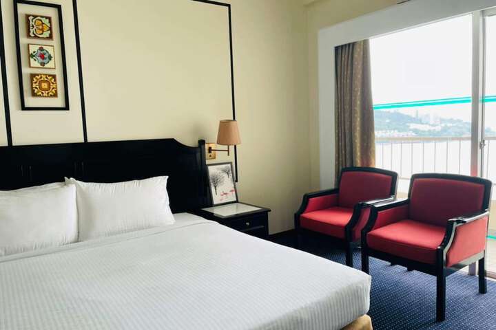 Room 56 of 650