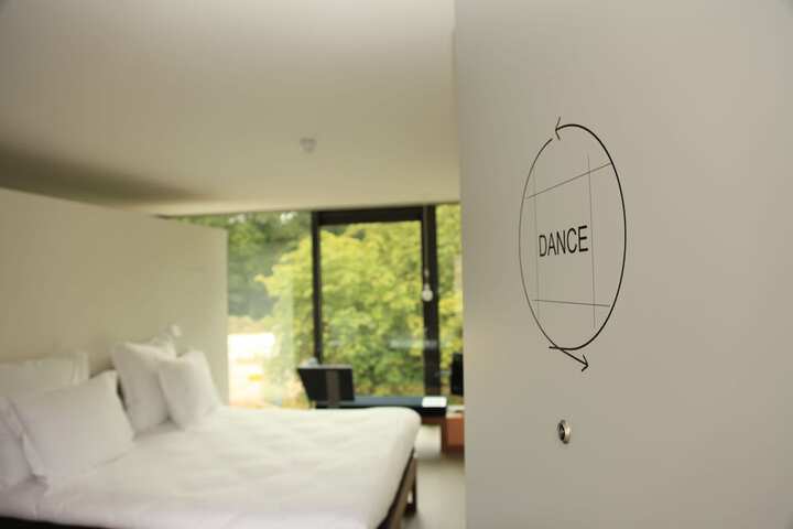 Room 5 of 40