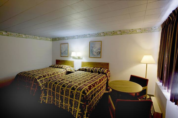 2 Double Beds (6 of 7)