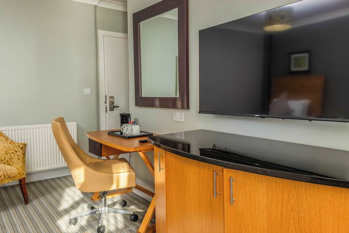 Room 35 of 74