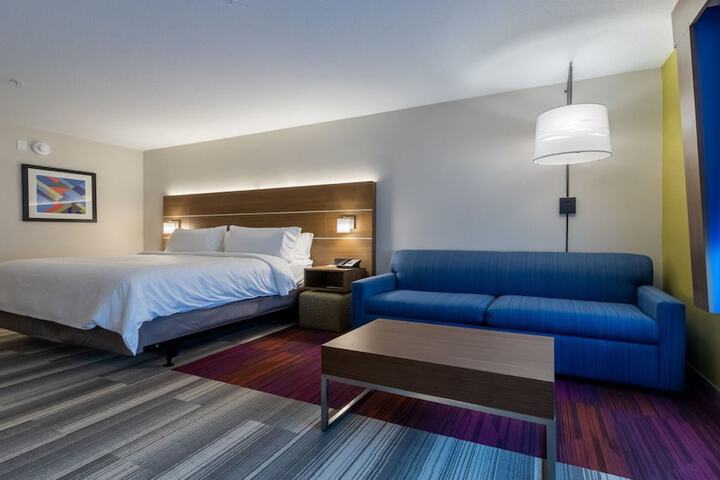 1 King Bed (7 of 20)