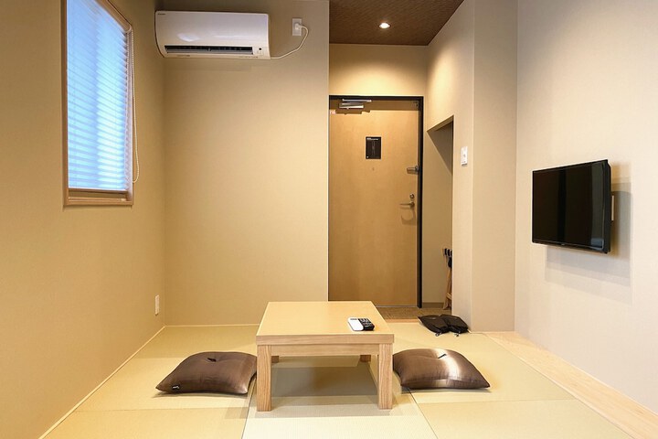 Room 18 of 37