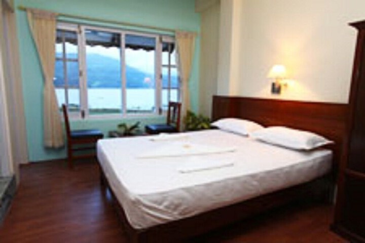 Room 2 of 12