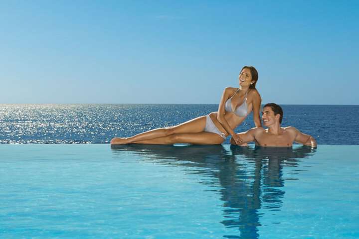 Hotel with Pool