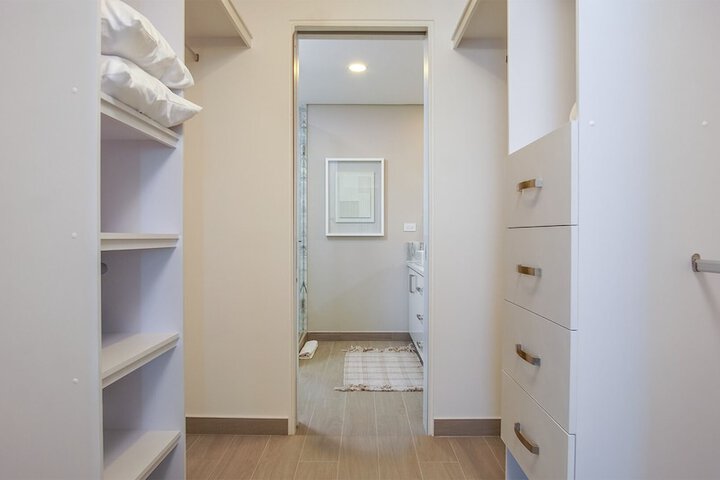 Room 9 of 49