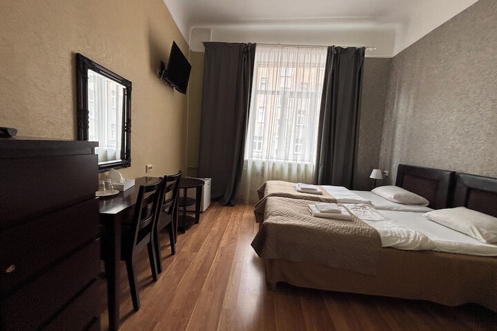 Room 138 of 272