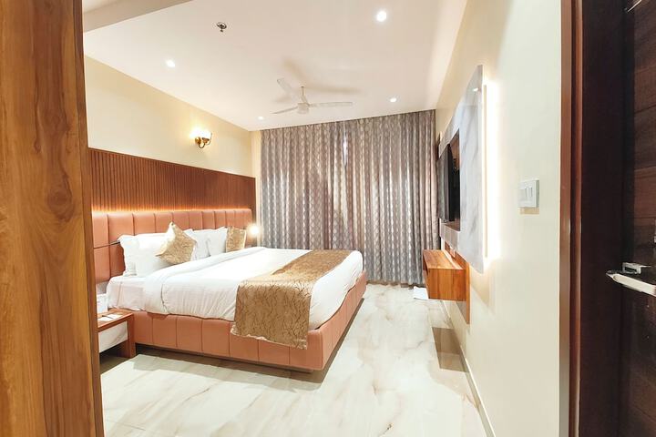 Room 15 of 25
