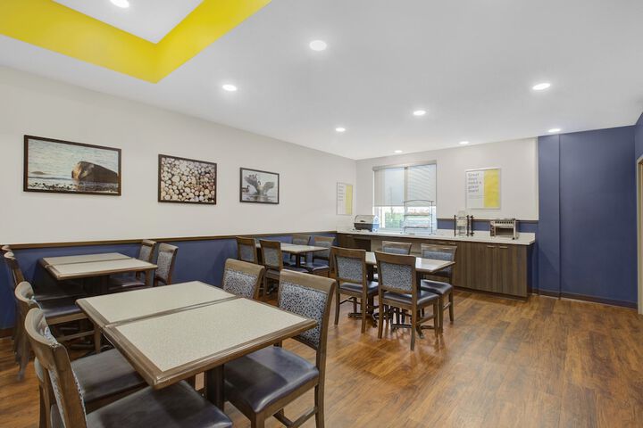 Breakfast/Coffee Service 91 of 119