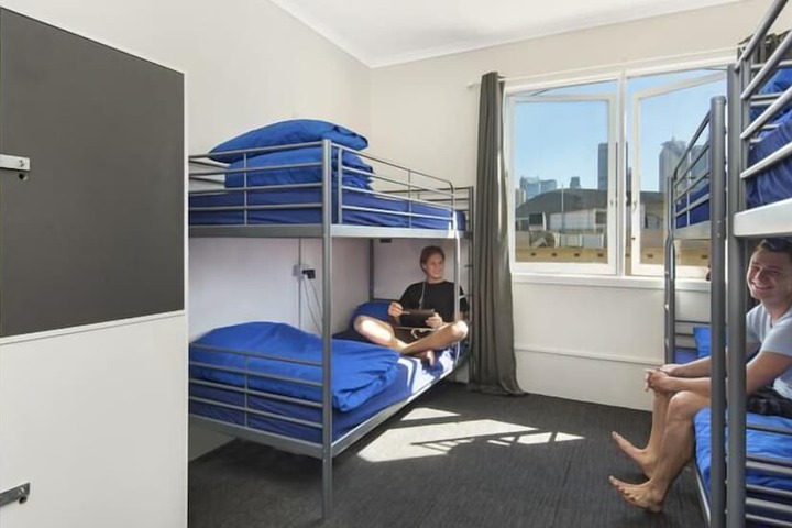 Room 5 of 15