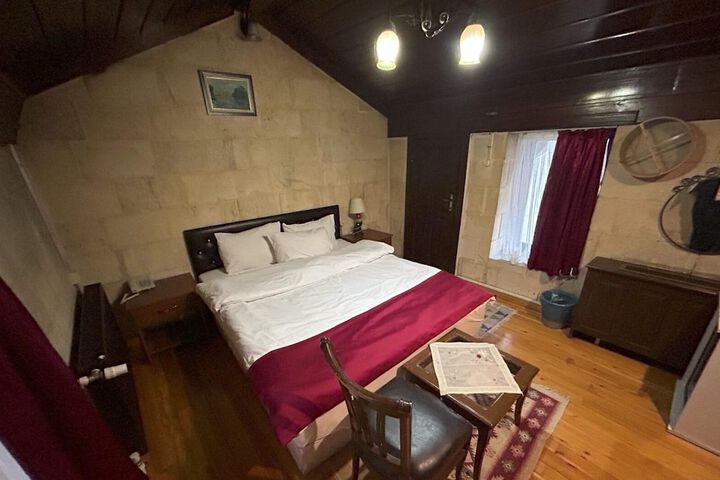 Room 7 of 91