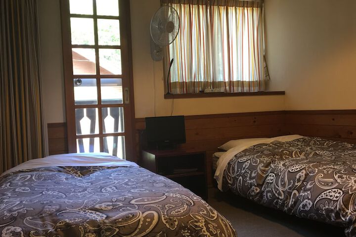 Room 6 of 31