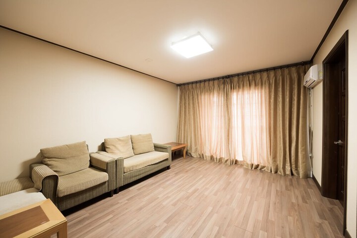 Room 14 of 40