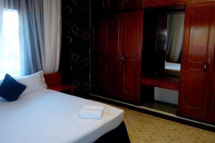 Room 3 of 46