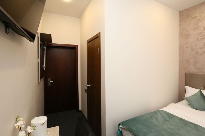 Room 48 of 54