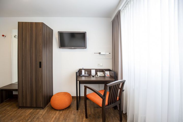Room 7 of 47