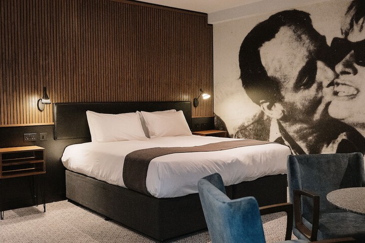 Room 15 of 93