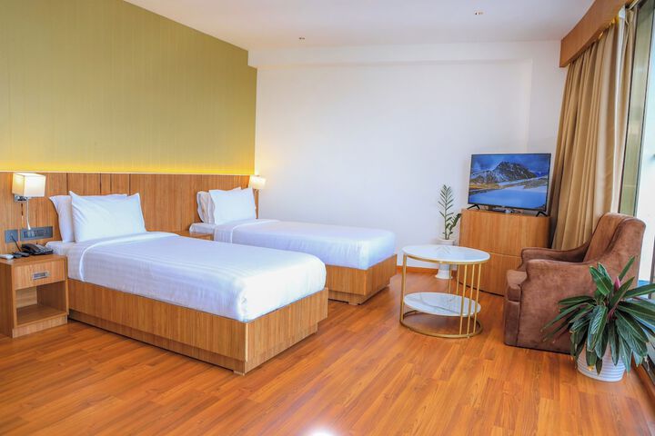 Room 10 of 24