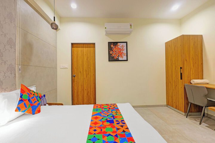 Room 9 of 31