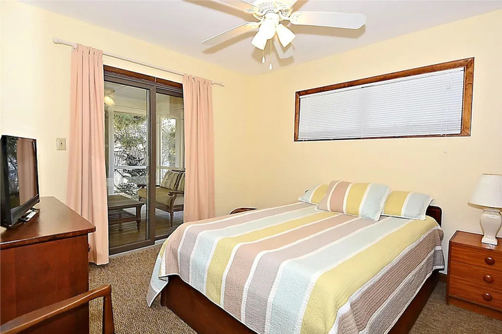 Room 4 of 18