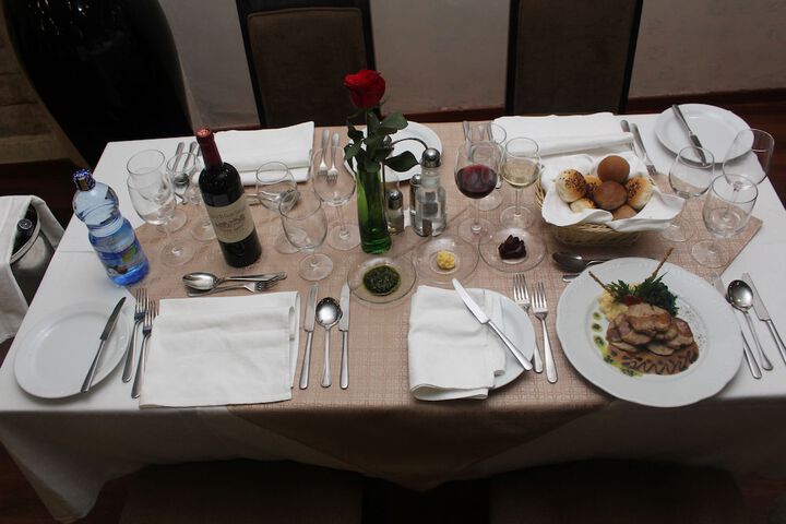 Dining 38 of 42
