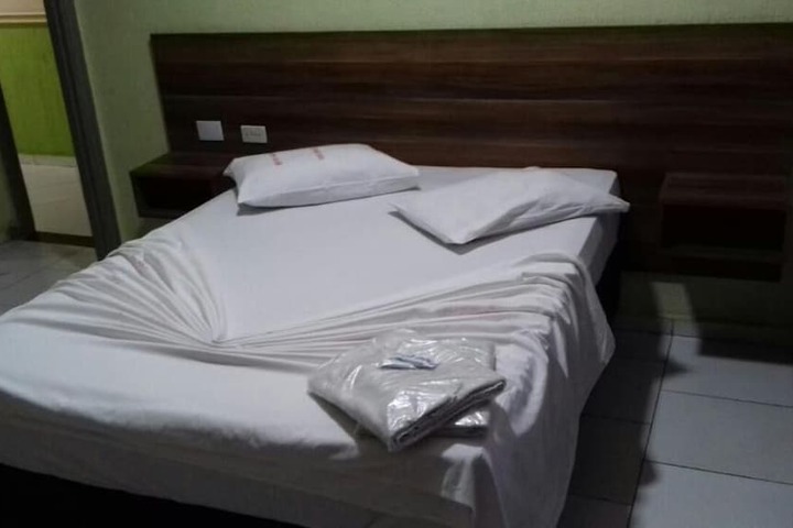 Room 14 of 38