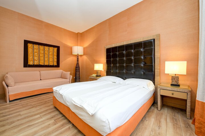 Room 48 of 164