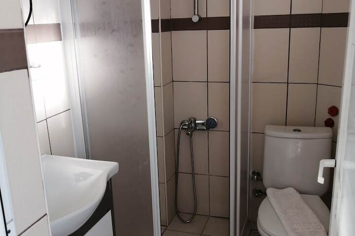 Room 25 of 42