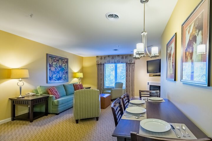1 Bedroom Suite Queen Bed (13 of 39)