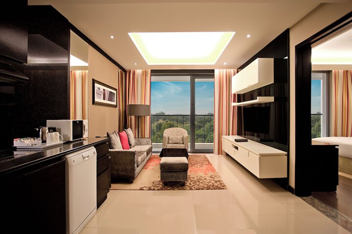 Room 28 of 69