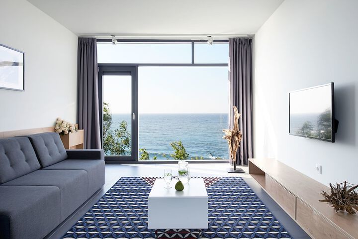 Room 28 of 44